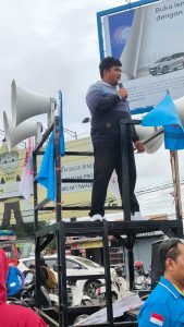 Moh. Lingga (Ketua GPII PD Kota Makassar) saat berorasi di salah satu momentum unras